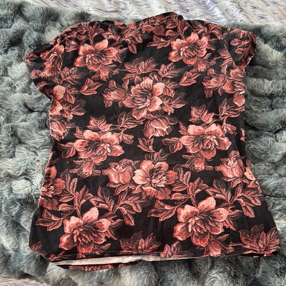 Ted Baker London Black and Pink Floral Short Sleeve Top - Picture 3 of 4
